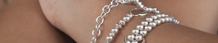 Stackable bracelets : texture