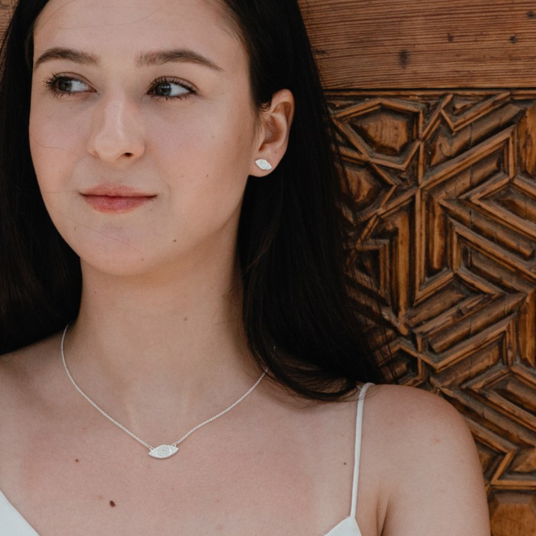 Be Trusting Necklace - Amulets