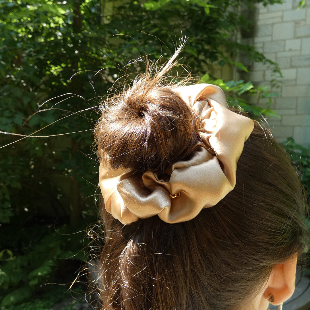 Beblue Hair Scrunchie with Charm